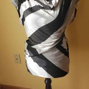 Iz Byer Women's Medium Top
